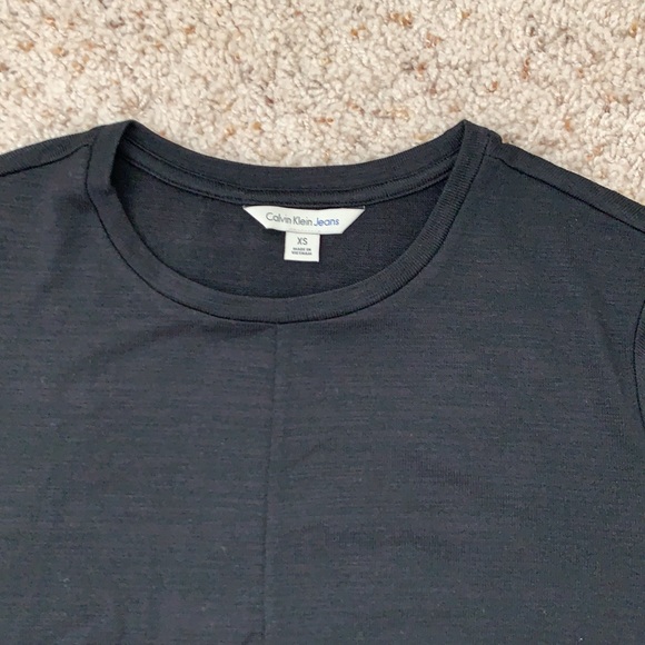 • Calvin Klein front tie T-Shirt • - Picture 3 of 5